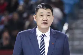 8年前，孙军识中了姜伟泽，8年后，姜伟泽用实际行动回报自己恩人图片