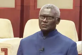2019年所罗门出尔反尔，撕毁我国订单还不算，还要向我国借7018亿图片