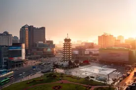 郑州明星楼盘复工疑云：业主直播进度，动用无人机监控图片