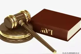 “警察执法不亮证，执法违法！”男子要求查看警官证被拘，合法吗图片