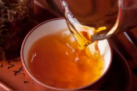 都是茶，红茶和绿茶哪个更好喝？行家：差距很大，建议搞明白再喝图片