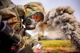 高清组图！一起看防化兵的训练日常图片
