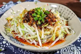 年夜饭必备5道冷菜，荤素都有，做法简单寓意好，全家都说好味道图片