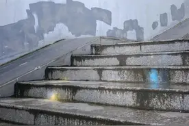 快把你拍的烂片拿去参加富士的摄影比赛，对，越烂越好那种图片