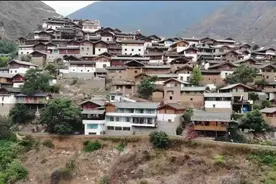 谜一样存在的宝山石头城，居住着108户纳西族人图片