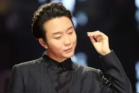 事实证明，“碰瓷梅派”的李玉刚，已然“悔不当初”图片