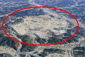 中国又一项世界工程，直接削平33座大山，建设全球首座山顶新城图片