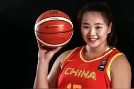 成都大运会，中国女篮战胜日本女篮获得冠军，12位女篮姑娘太棒了图片