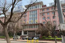 济南6宗商业用地底价成交，济南宾馆迎新生图片