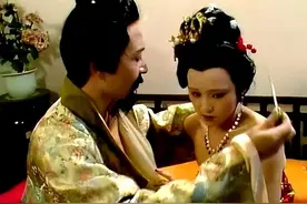 秦可卿和公公“爬灰”的丑事究竟是心甘情愿还是淫威下的不得不从图片