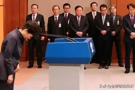 闺蜜干政丑闻：我的位子你作主，韩国傀儡女总统和她闺蜜的那些事图片