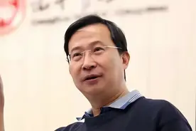 首都医科大学校长饶毅炮轰张文宏和钟南山，为什么？只为书生傲骨图片