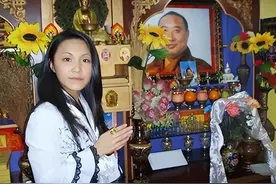 41岁十世班禅娶19岁女学生，脱下袈裟，独生女回国后上清华研究生图片