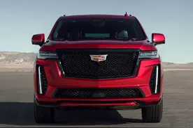凯雷德：V8+893牛·米，还有16.9英寸大屏，这台“怪兽”不好惹图片