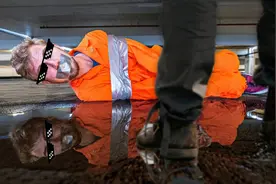 上一节美国特工的间谍速成课，感觉和恐怖分子过家家没问题了图片