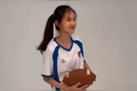 郭可盈13岁女儿首拍广告！秀逆天美腿，长相阳光甜美活力四射图片