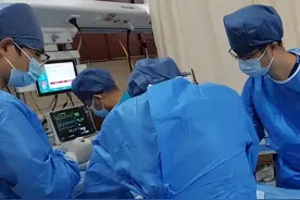今天凌晨杭州25岁女网红服大量安眠药自杀，又是抑郁症！醒来后她说了三个字图片