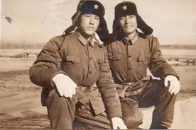 1976年，我去湖北当兵时领到5块饼，4块给妈，一块留着自己吃图片