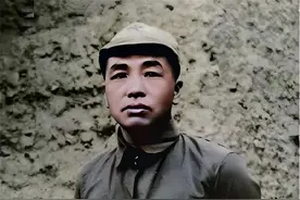 1928年，邓萍画了一张粗线条的人物画像，对彭德怀说：今晚有喜事图片