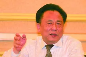 7旬益阳“首富”：建庄园与10名女子生下14个娃，最小情人是00后图片