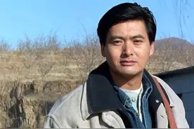 刘德华在周润发面前很自卑，曾经做梦都想和周润发一样高。图片
