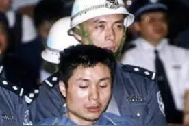 “世纪悍匪”张君被抓后只有一个人给他汇了500元钱，这人是谁？图片