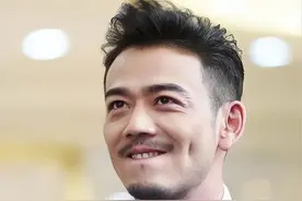 当“油腻脸”混进央视剧，挤眉弄眼又僵硬，求求导演别闭眼选角了图片