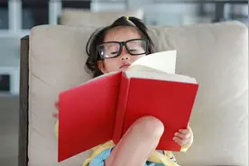 女孩把“仙女管”插入体内，会发生什么？提醒：别盲目效仿图片