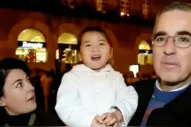 中国弃婴被西班牙夫妻收养，13岁时被抛尸荒野，生前曾被灌安眠药图片