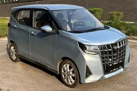 薅丰田羊毛 中兴推全新纯电车：前脸埃尔法、尾灯亚洲龙图片