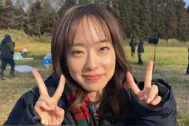 石川佳纯晒出最新照片，你看美不美？图片
