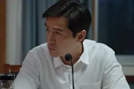 全程皱眉，睁不开眼，《县委大院》女二把“演技炸裂”玩出新花样图片
