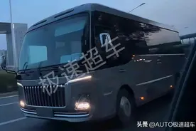 红旗牌“考斯特”曝光，取名QM7，3.0T六缸引擎+分体大灯，霸气图片