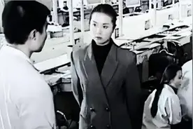 95年，韩国女老板命令所有中国工人下跪，河南小伙：你算什么东西图片
