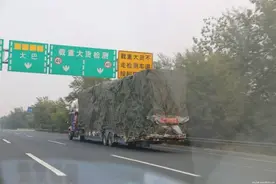 低平板挂车拉普货只查超限不查改装！一省份紧急发布通知图片