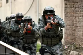 解放军和武警，联合演练城市巷战，释放什么信号？岛内有人看懂了图片