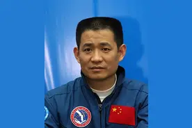 聂海胜妻子曾在丈夫上太空前提出离婚，最后两人重归于好！图片
