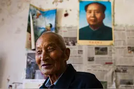 1949年一位农民代表提出要求，能给我弄些子弹吗？毛主席：没问题图片