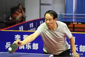 哪里有比赛他就去哪里，绍兴七旬老翁一生爱“乒”幸福追“球”图片