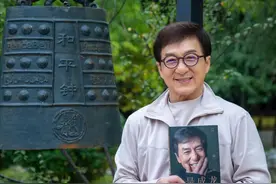 成龙杭州千万新家曝光，豪到令人咂舌，却被指不管2个亲哥哥死活图片