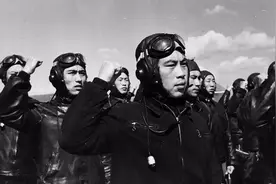 54年我军误击英国客机，美航母舰群威逼海南，引发中美空战图片