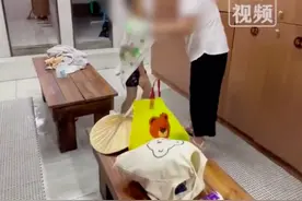 女子闯男更衣室给孩子换衣服，男会员：没穿衣服很尴尬，健身房回应：有引导标志，也有工作人员提醒图片
