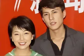 演员靳东：受不了江珊女儿满脸的嫌弃，余生定不会辜负离异的李佳图片