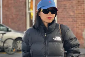 建议中年女人：羽绒服别穿北面、大鹅，换成这4个中产品牌更洋气图片
