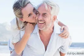 ​中老年人对性生活还有热情吗？美国心理学家：女性满意度高于男性图片