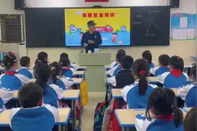 真暖！小可爱们和大可爱们的“礼尚往来”图片