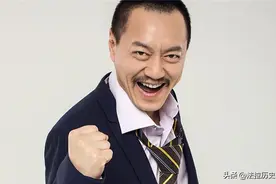 不依靠父亲的名气，却因车祸走上成名之路，还娶了中国玛丽莲梦露图片