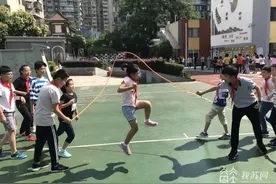 教育部：新学期学生每天运动2小时 江苏多校鼓励学生“动起来”图片