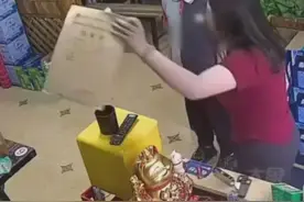 母亲私拆女儿毕业档案，女儿崩溃大喊学校不收了 谁料母亲淡定回话图片