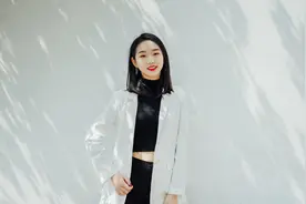 故事：出差和女同事被封酒店，一场突如其来的爱情图片